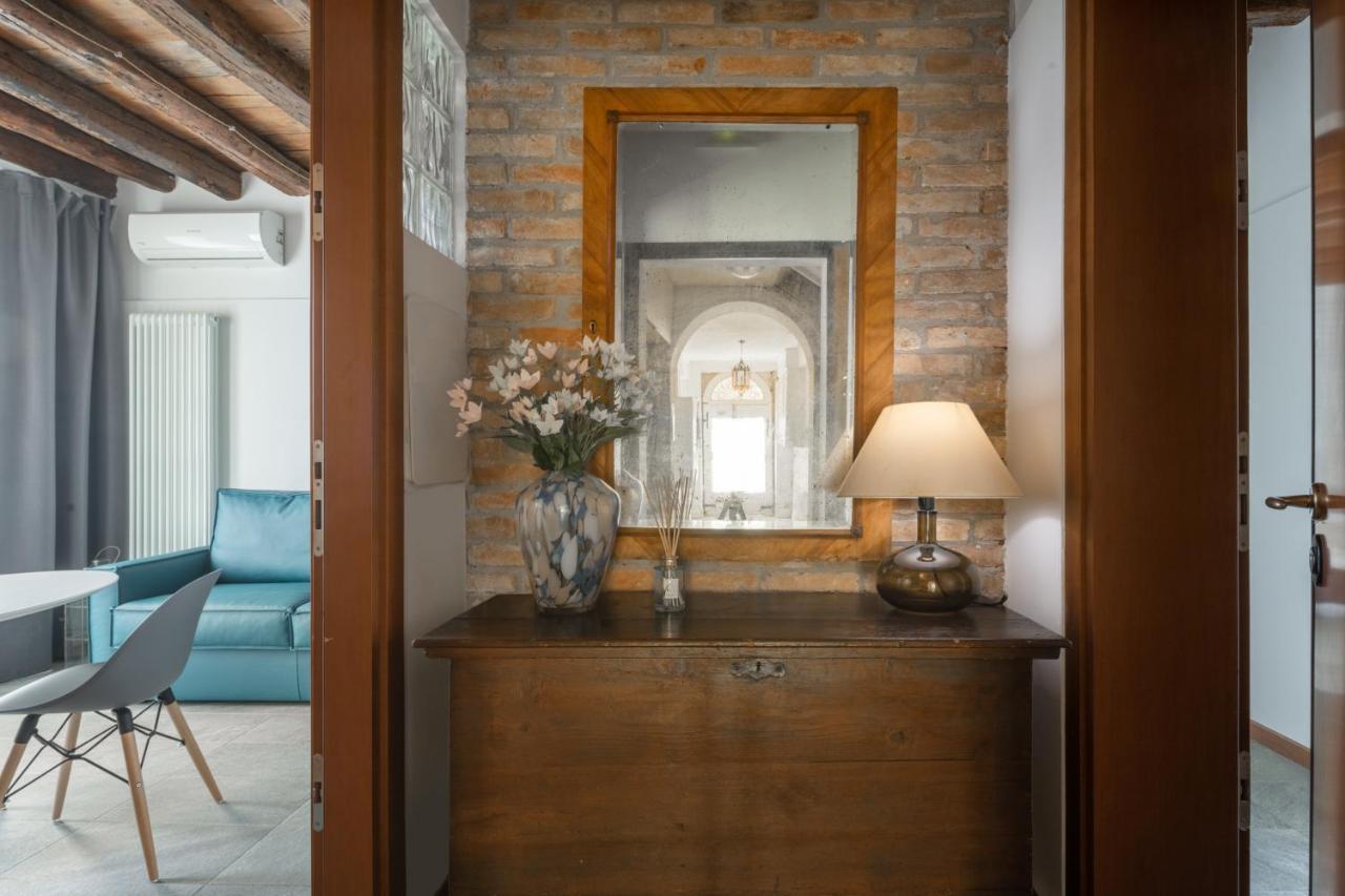Castello Apartment With Garden R&R Венеція Екстер'єр фото