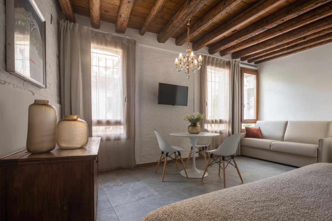 Castello Apartment With Garden R&R Венеція Екстер'єр фото