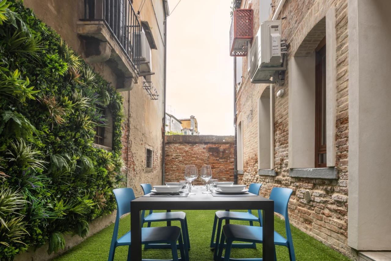 Castello Apartment With Garden R&R Венеція Екстер'єр фото